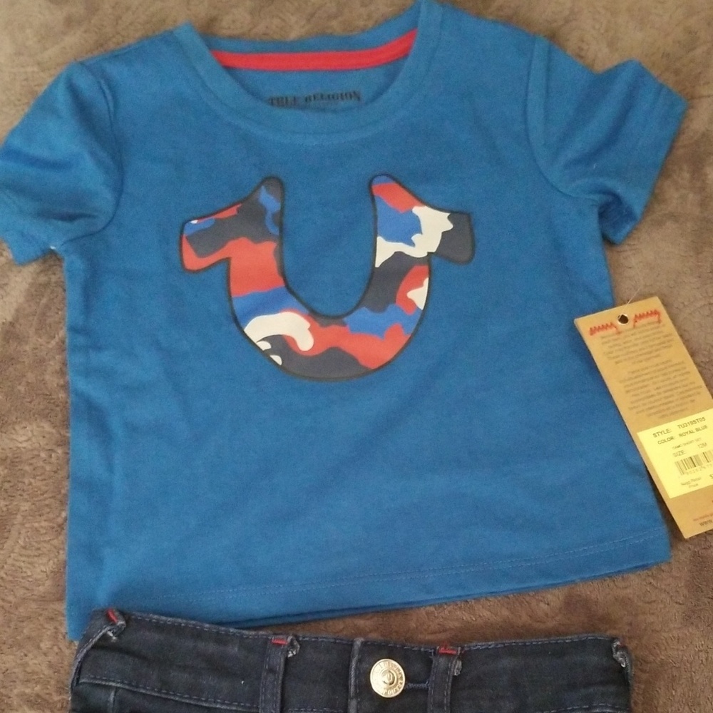 True Religion 2pc Shorts set